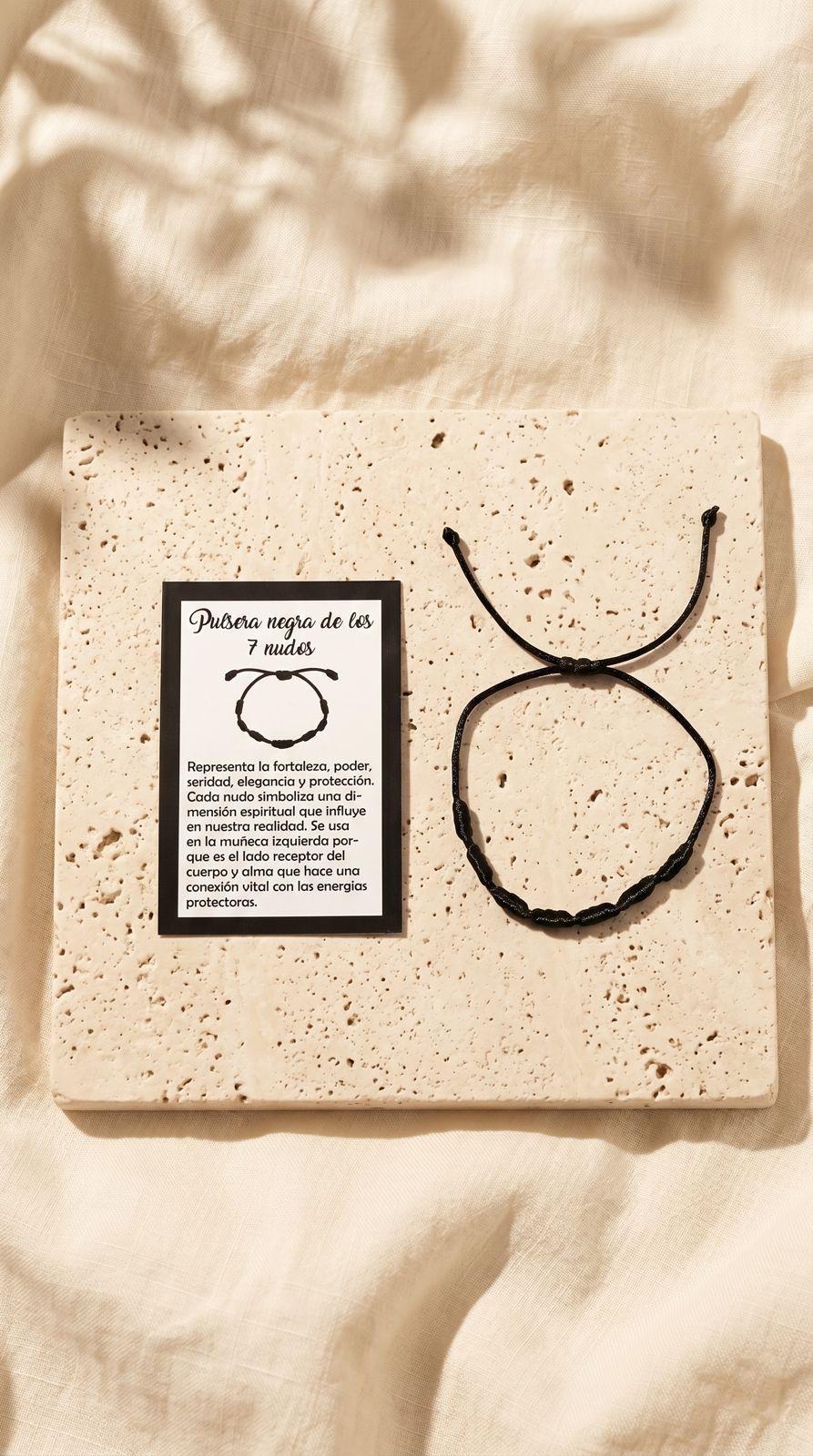 Pulsera de 7 Nudos Cuerda Negra: Protección Absoluta, Enraizamiento Profundo y Poder Interior (Amuleto Ancestral)