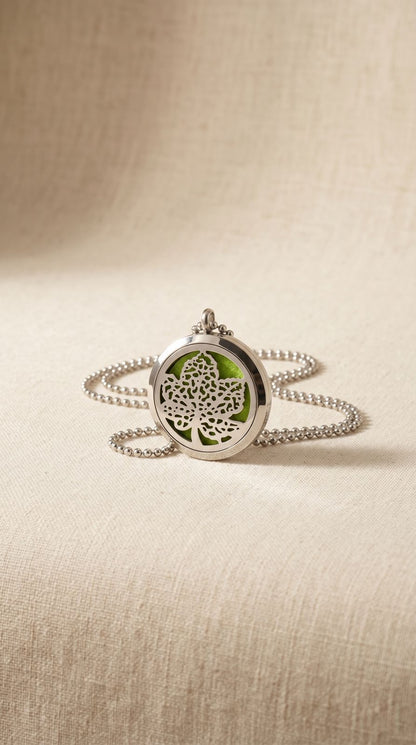Collar de Joyería de Aromaterapia (Hoja - 30mm): Conexión Orgánica, Renovación Vital y Calma Portátil (Acero Inoxidable)