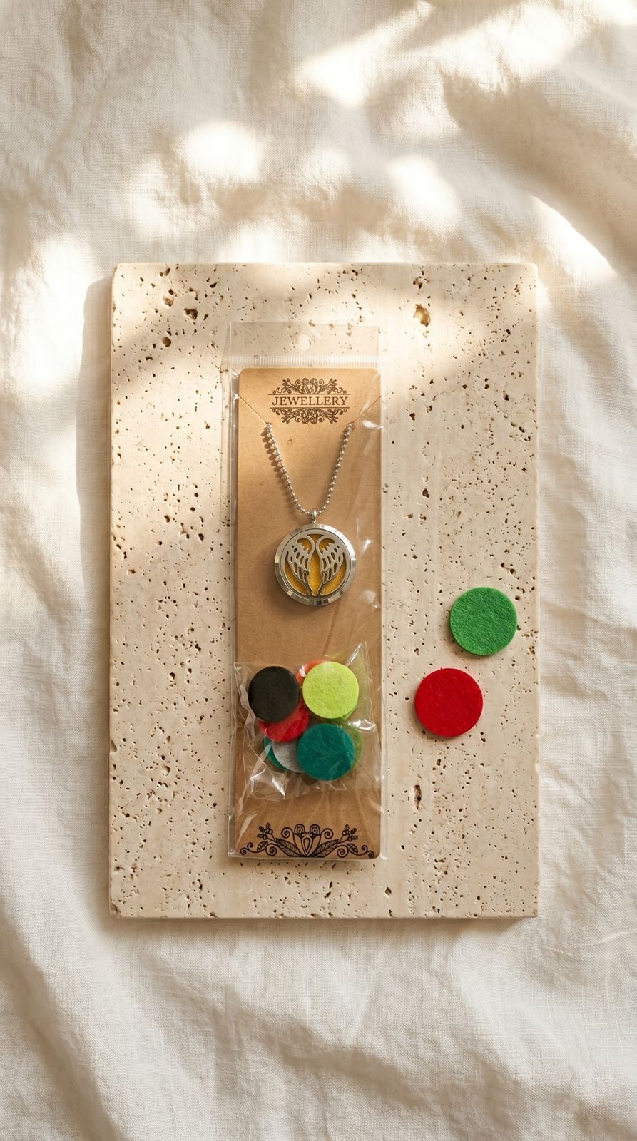 Collar de Joyería de Aromaterapia (Alas de Ángel - 30mm): Conexión Celestial, Elevación Espiritual y Calma Portátil (Acero Inoxidable)