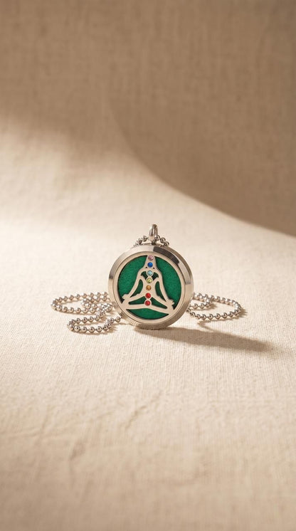Collar de Joyería de Aromaterapia (Yoga Chakra - 30mm): Iluminación Interior, Alineación Energética y Calma Portátil (Acero Inoxidable)